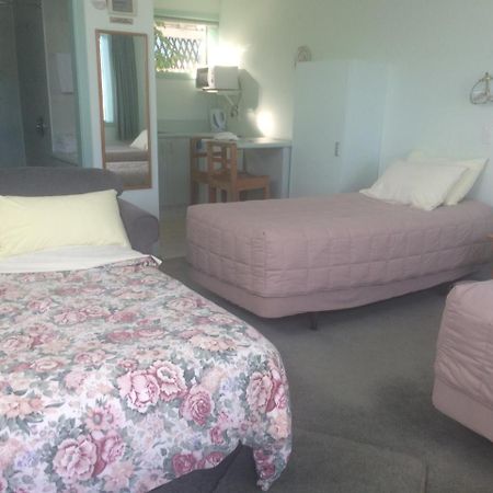 Owaka Lodge Motel Extérieur photo