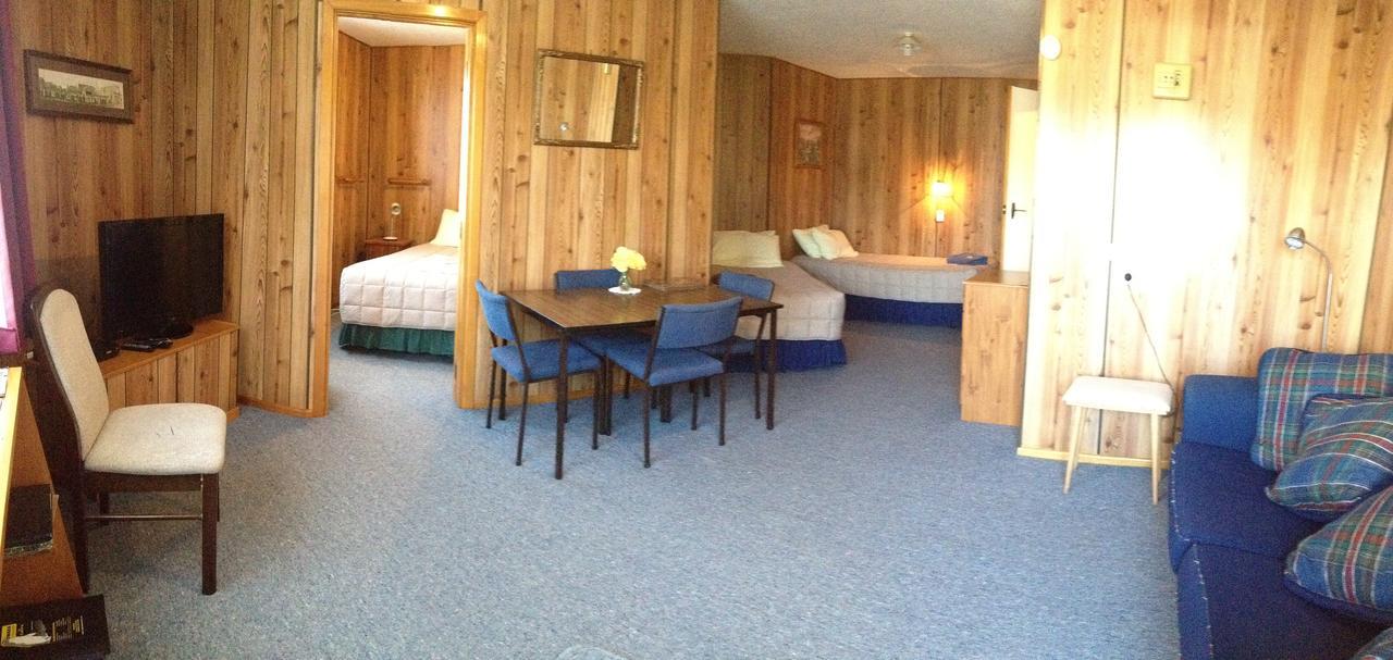Owaka Lodge Motel Extérieur photo