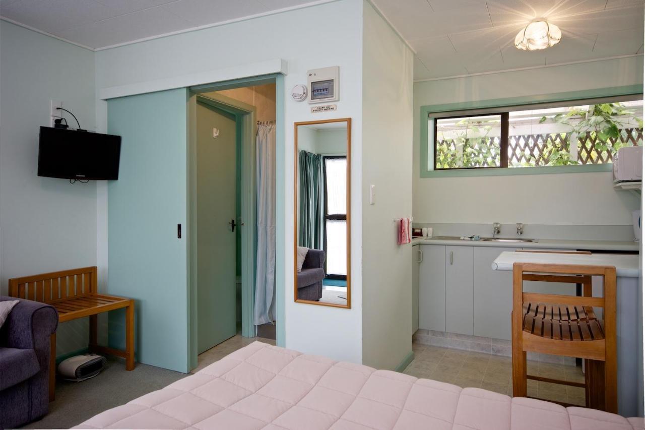 Owaka Lodge Motel Extérieur photo