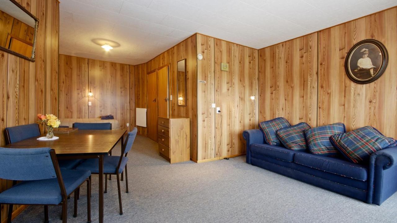 Owaka Lodge Motel Extérieur photo